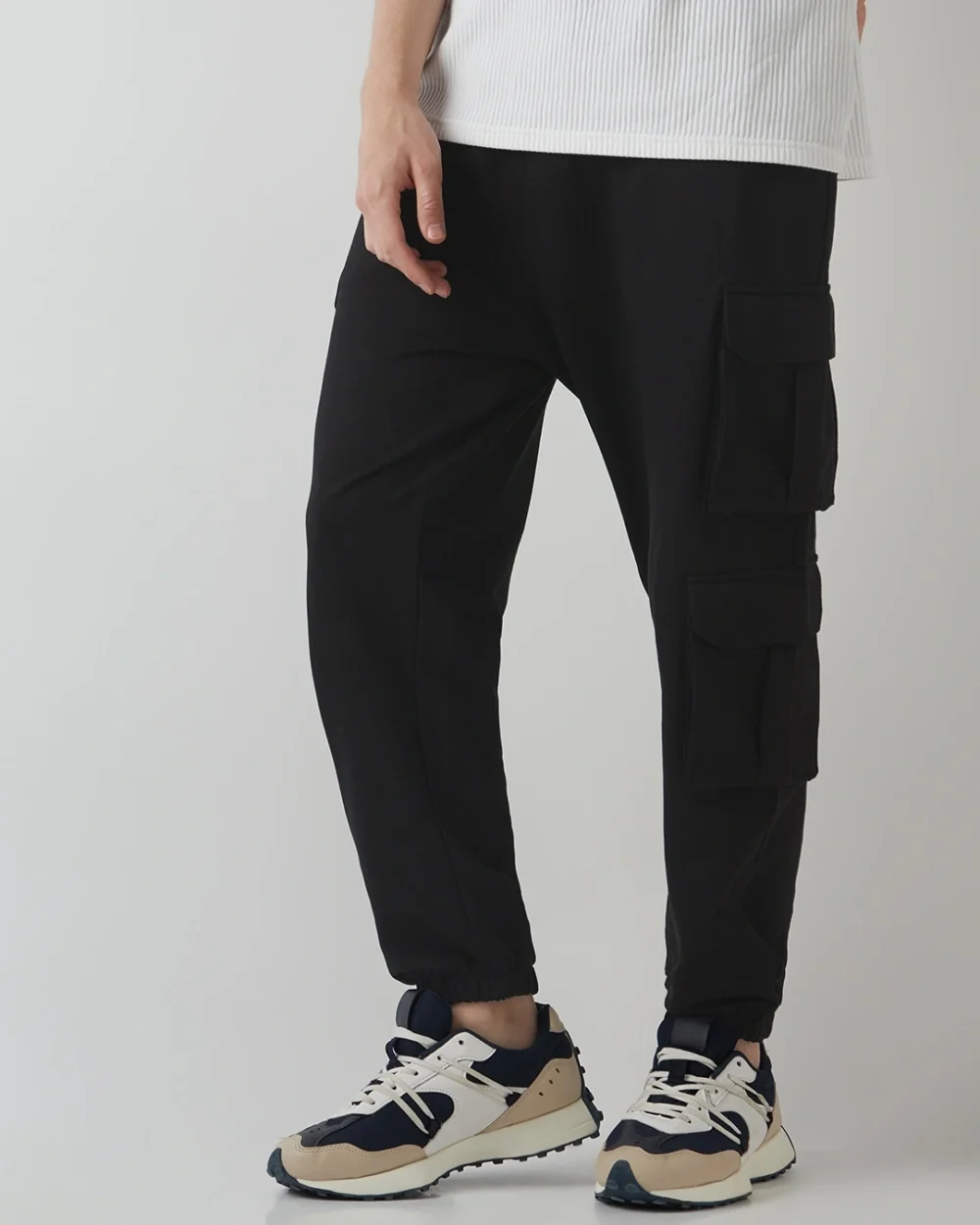 Men's Black Super Loose Fit Cargo Joggers - Image 4