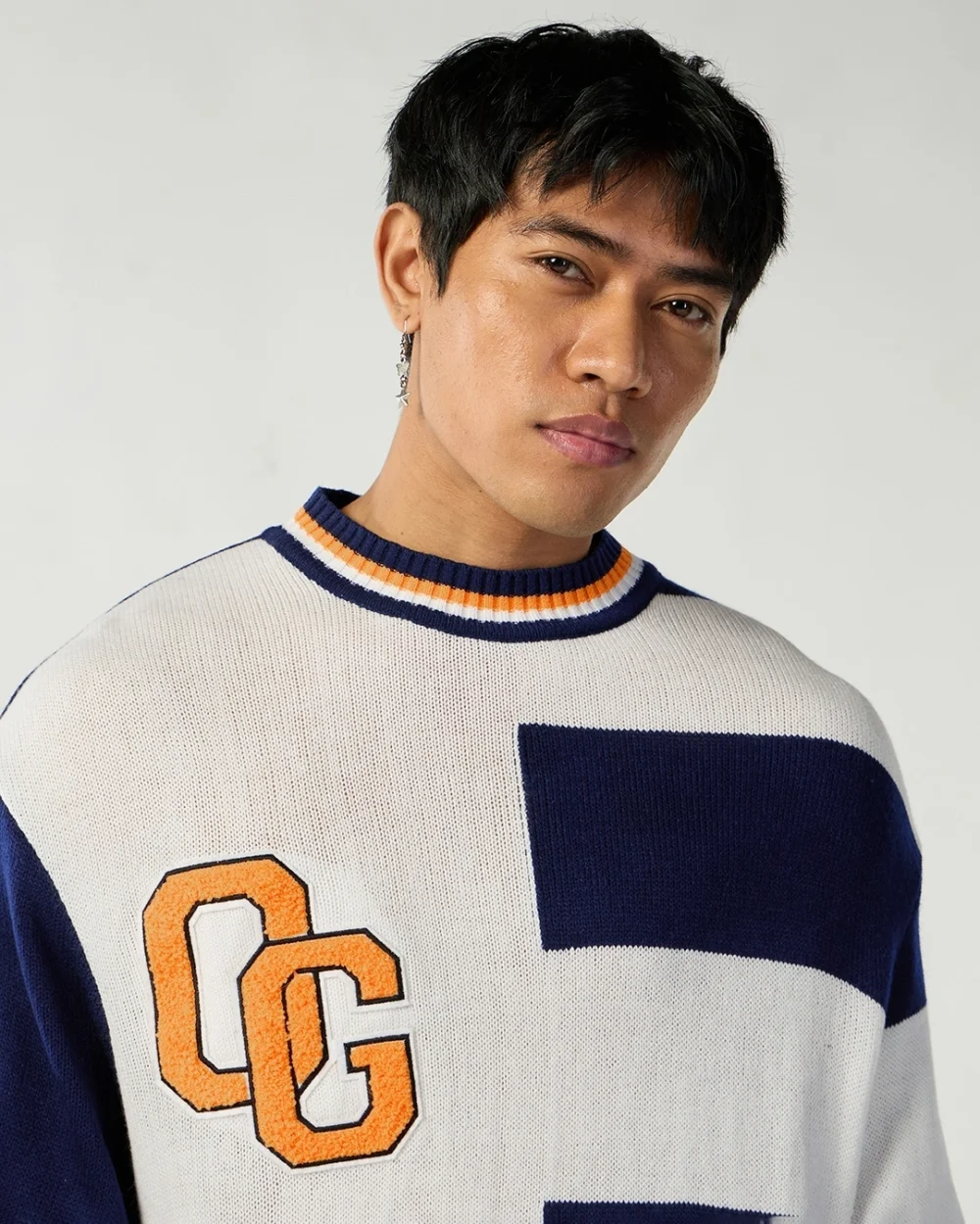 Men's White & Blue Color Block Oversized Sweater - Image 7